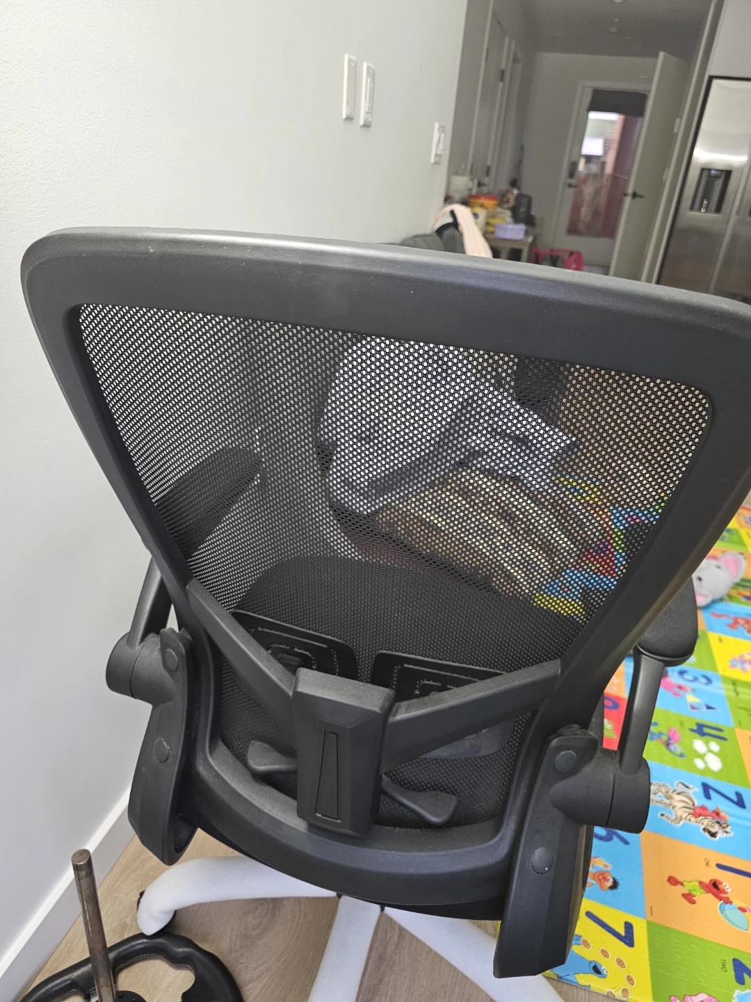 Black Mesh Office Chair - photo 3