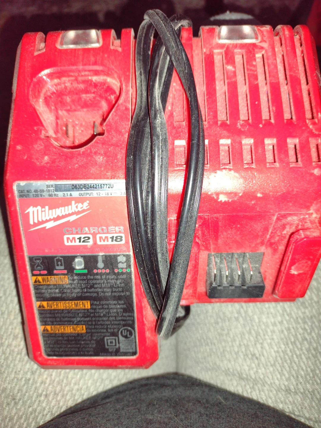 Milwaukee M12 M18 Battery Charger - photo 2