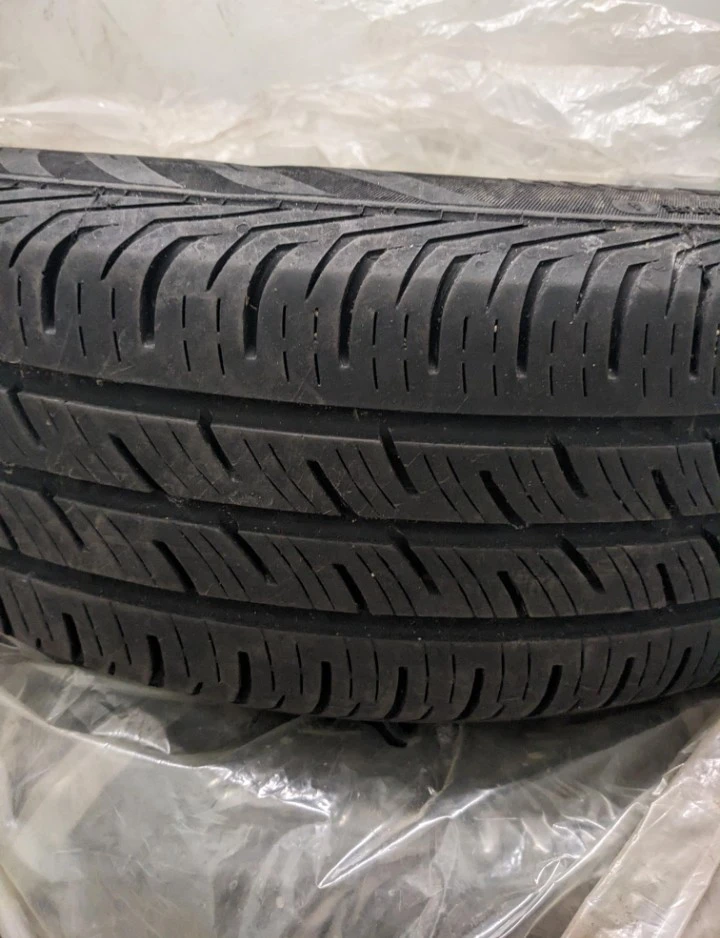 VW Alloy Rims with Cooper Snow Tires 195/60/R15 - photo 2