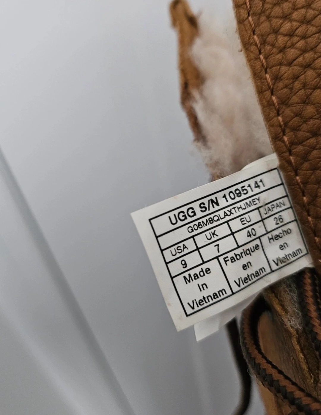 UGG Waterproof Leather Boots - Women's Size 9 - photo 3