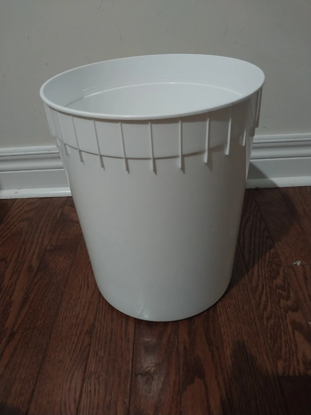 White Plastic Bucket - photo 2