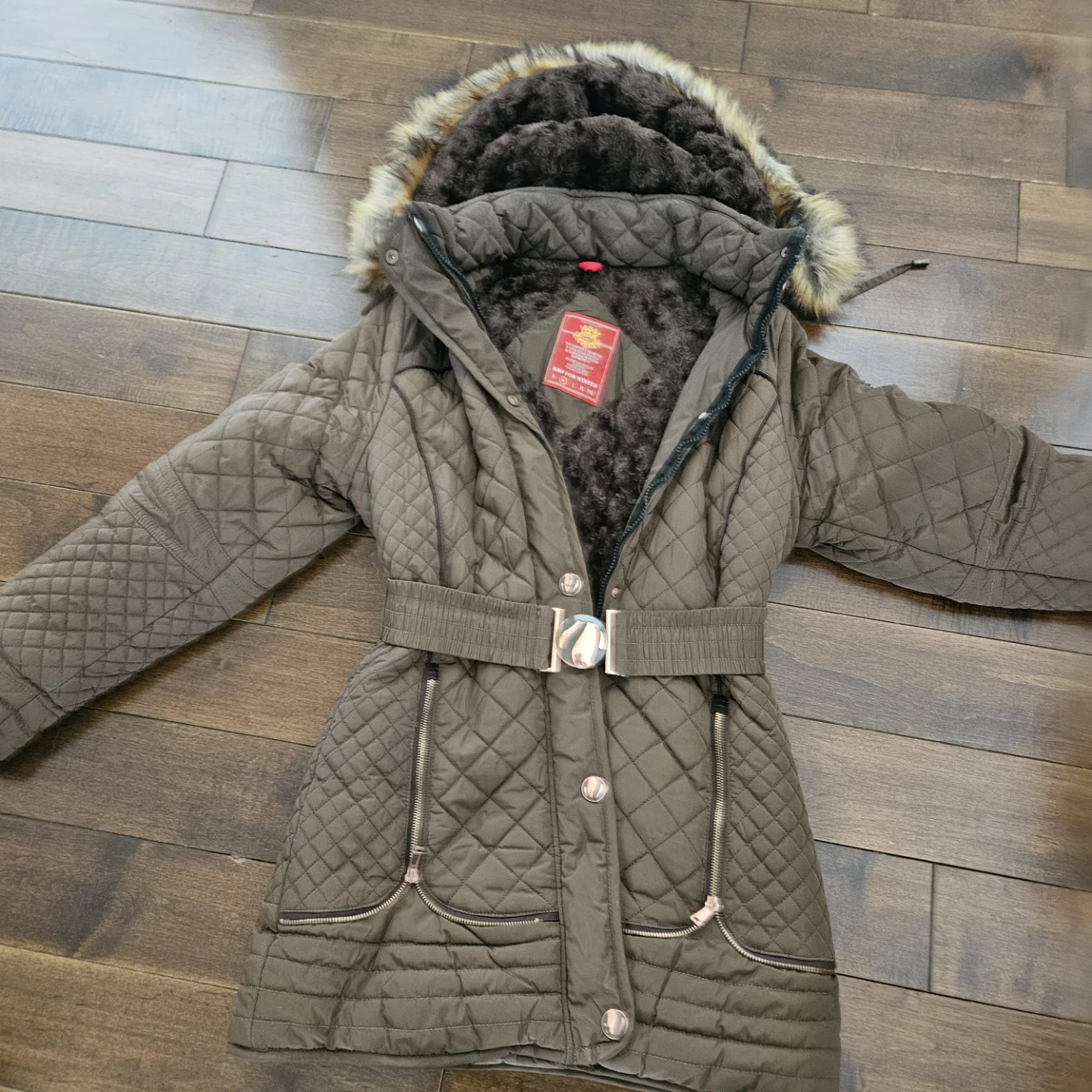 Via Spiga Quilted Belted Winter Coat size medium - photo 3