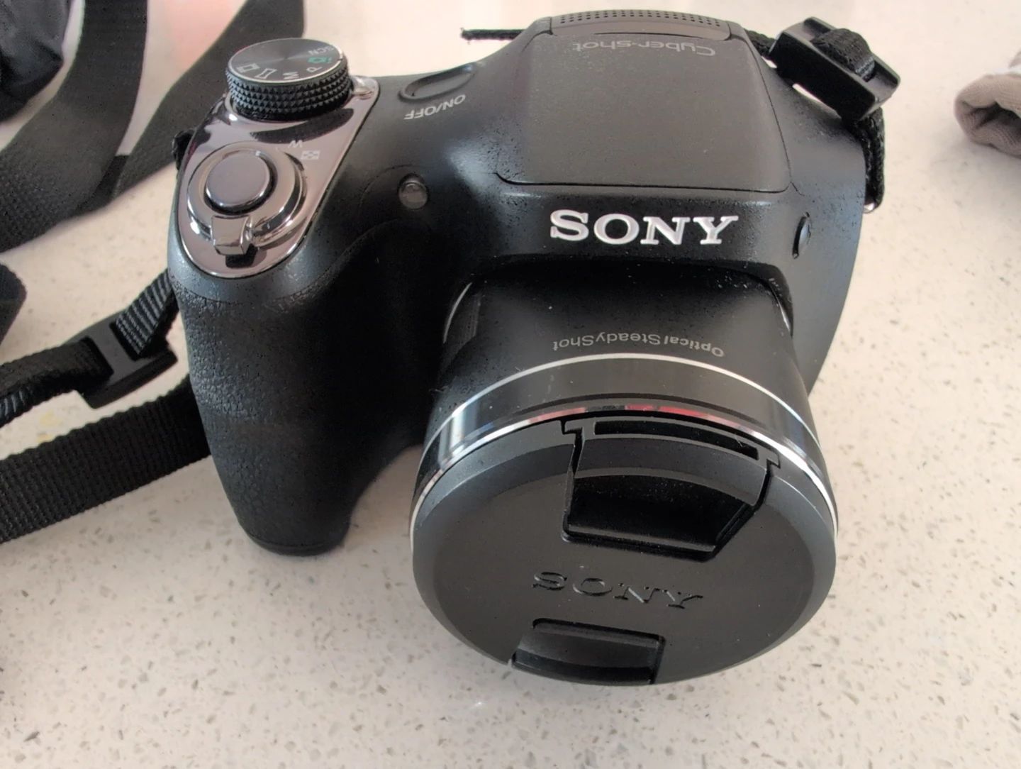 Sony Cyber-shot DSC-H300 Camera with Case - photo 4