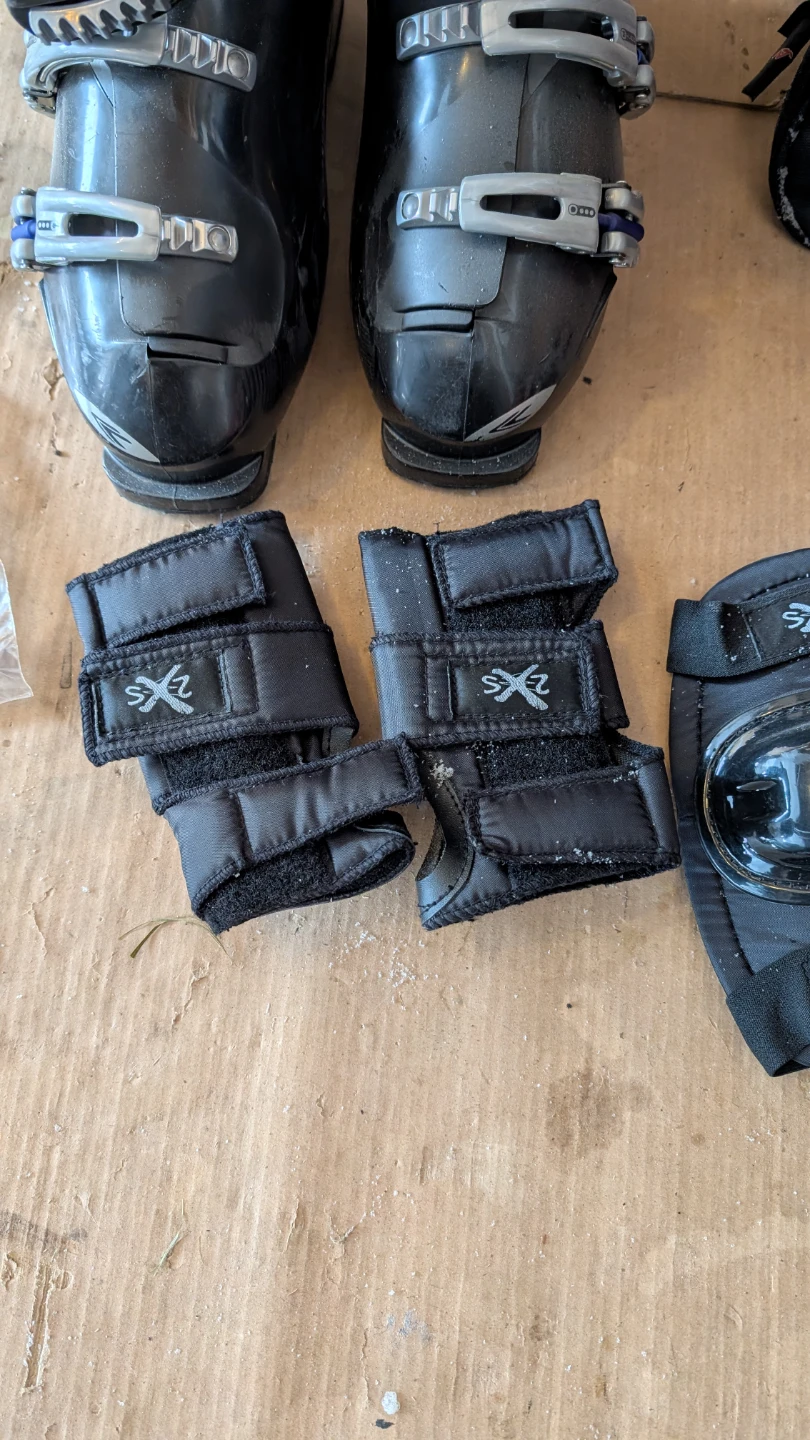 Lange Ski Boots & Nordic Accessories - photo 3
