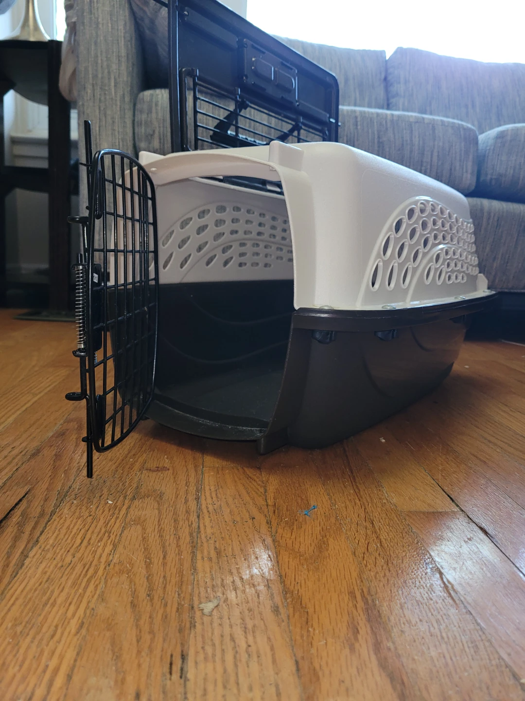 Pet Carrier Kennel - Black & White