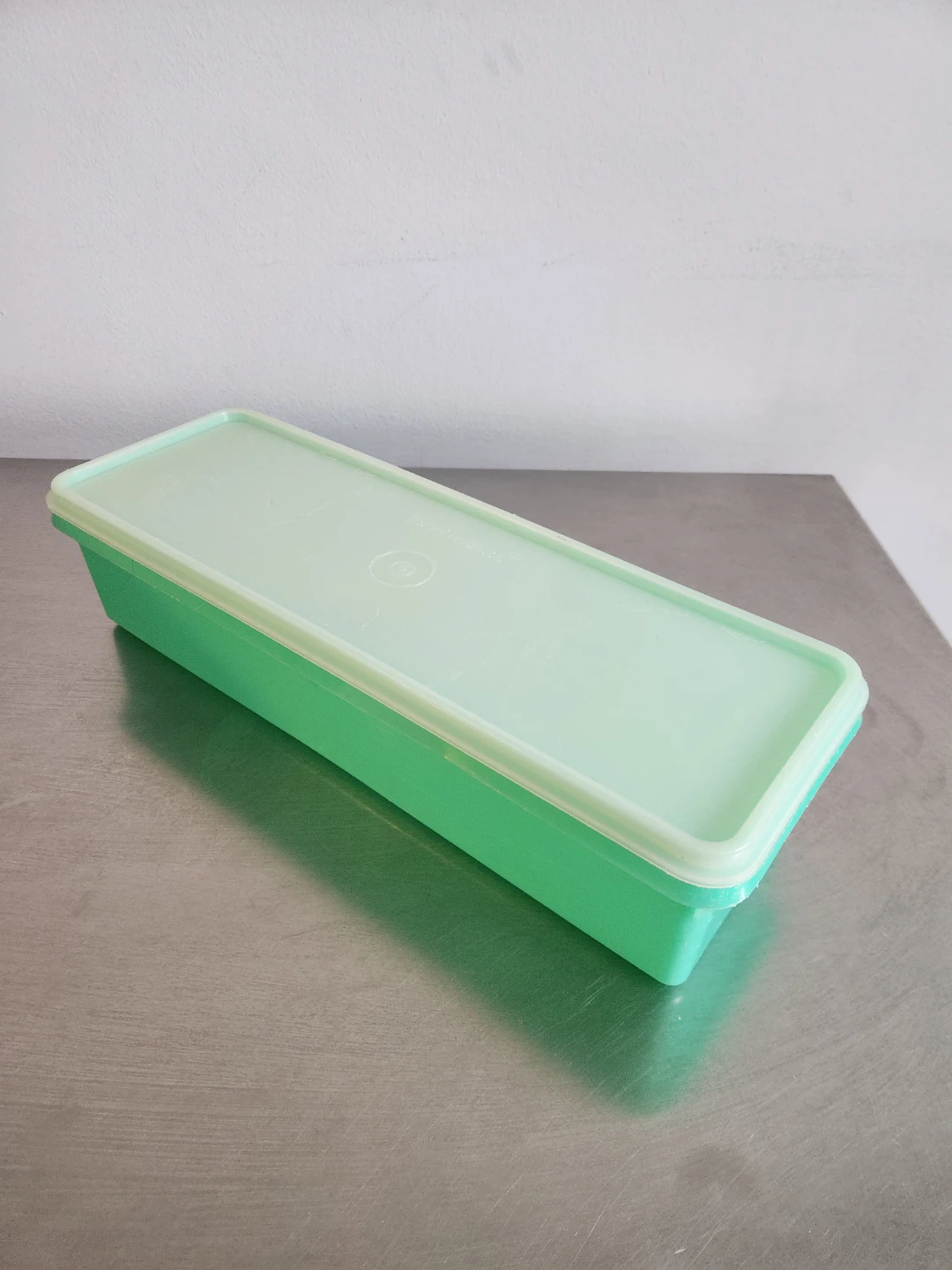 Vintage Tupperware Celery/Vegetable Keeper