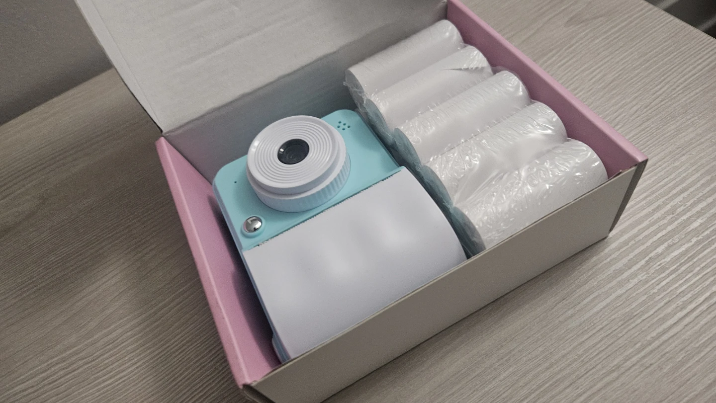 Digital Print Camera with rolls - photo 3