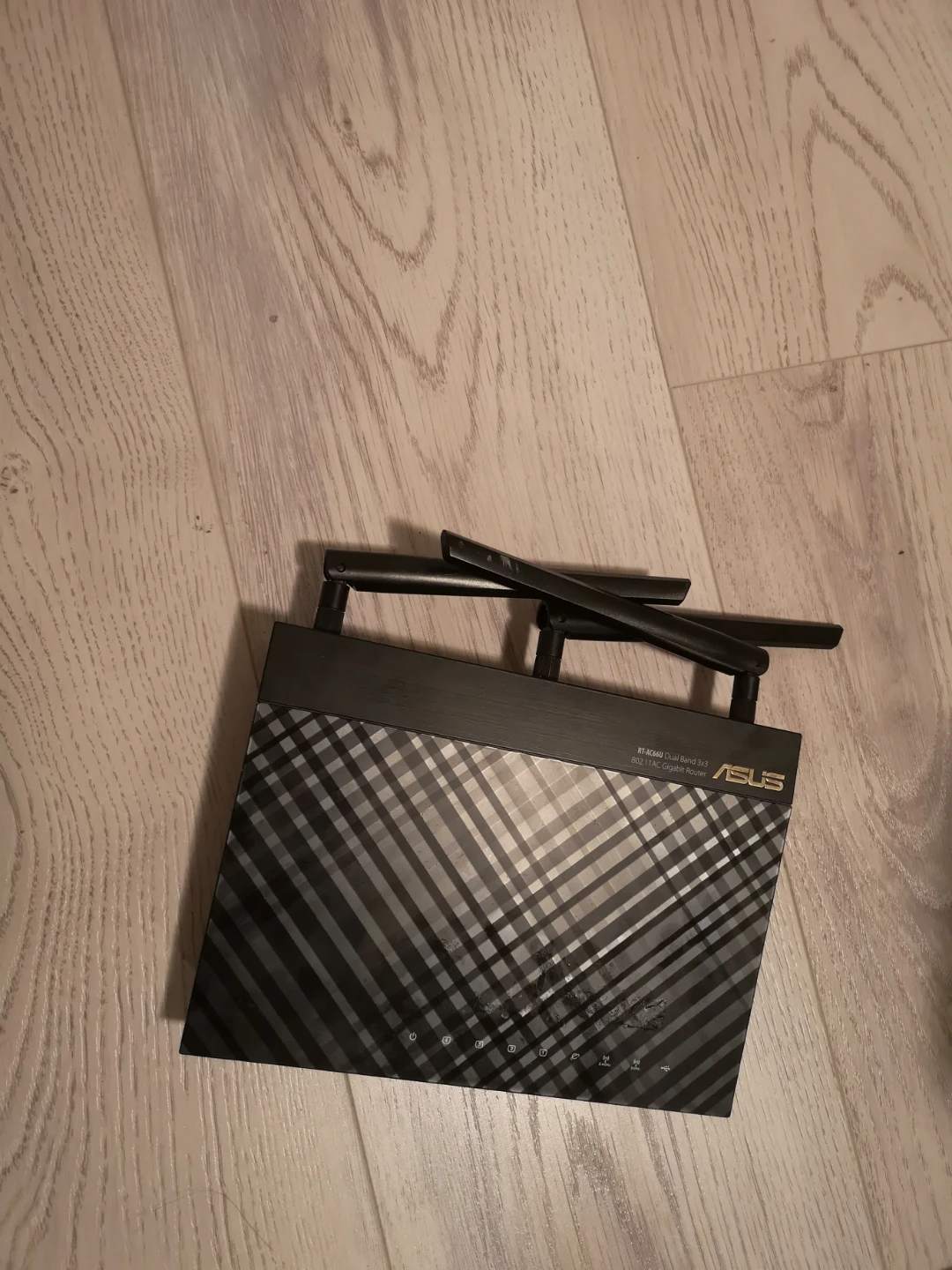 ASUS RT-AC66U Dual-Band WiFi Router - photo 2