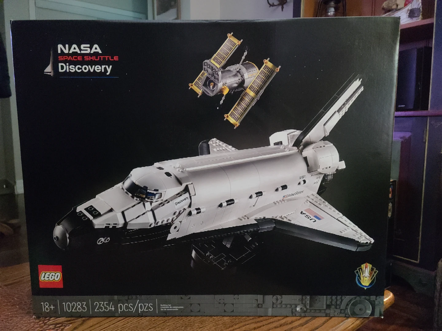 LEGO NASA Space Shuttle Discovery 10283
