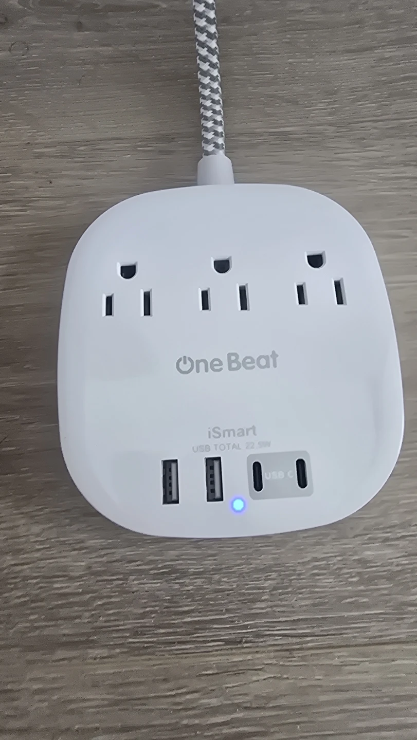 2x Flat Plug Power Bar with USB C