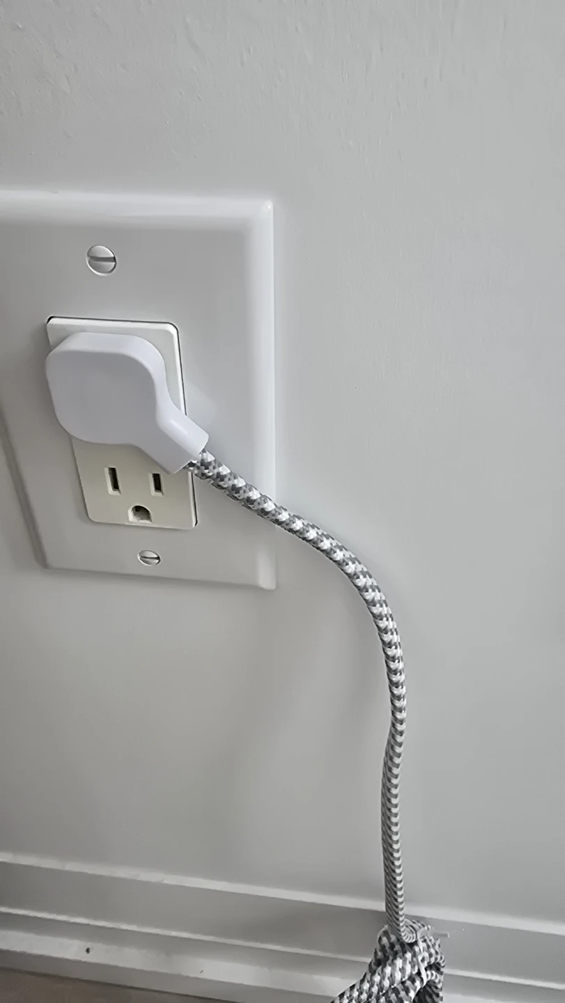 2x Flat Plug Power Bar with USB C - photo 2