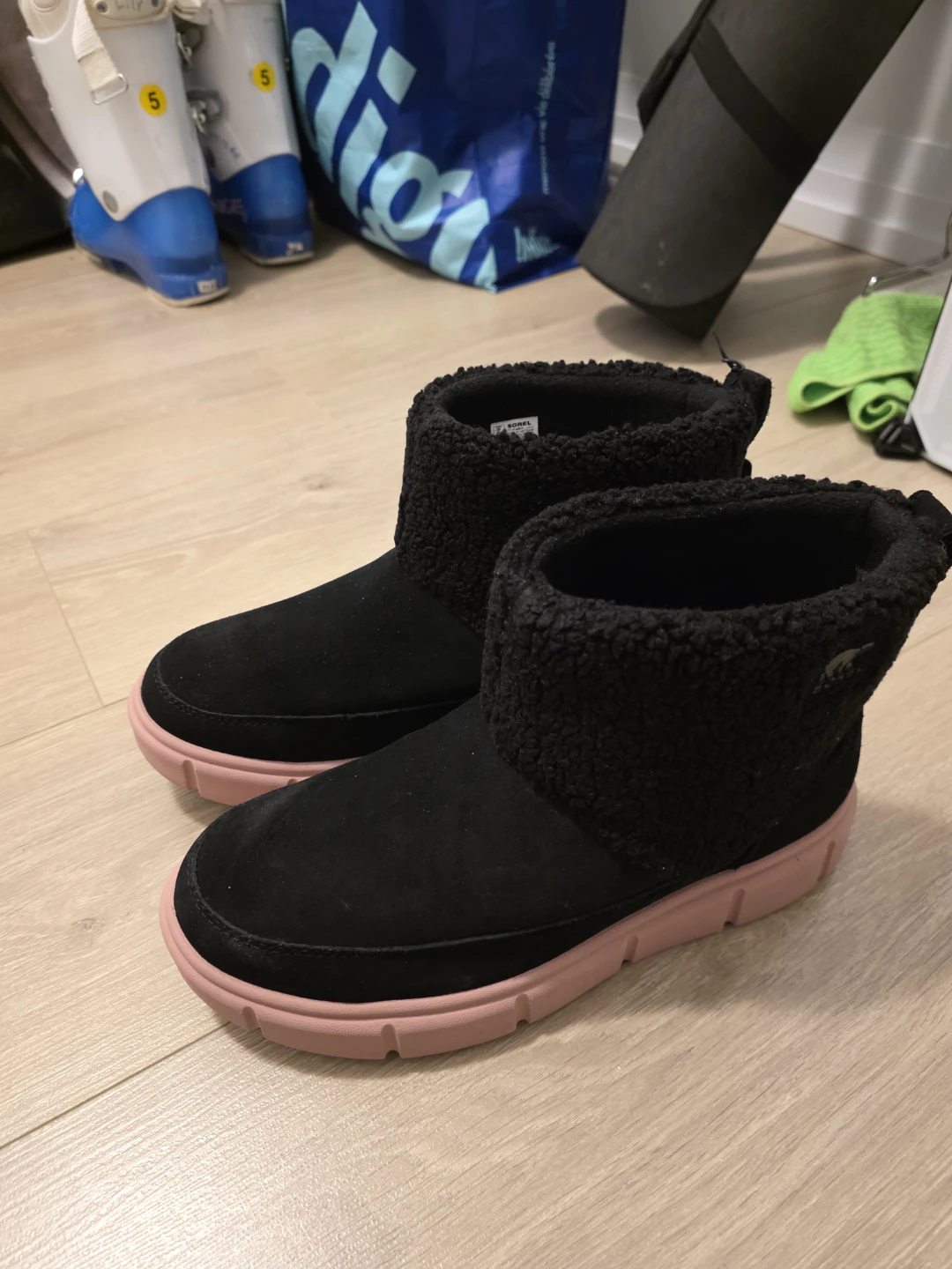 Sorel Black Suede Pink Sole Winter Boots