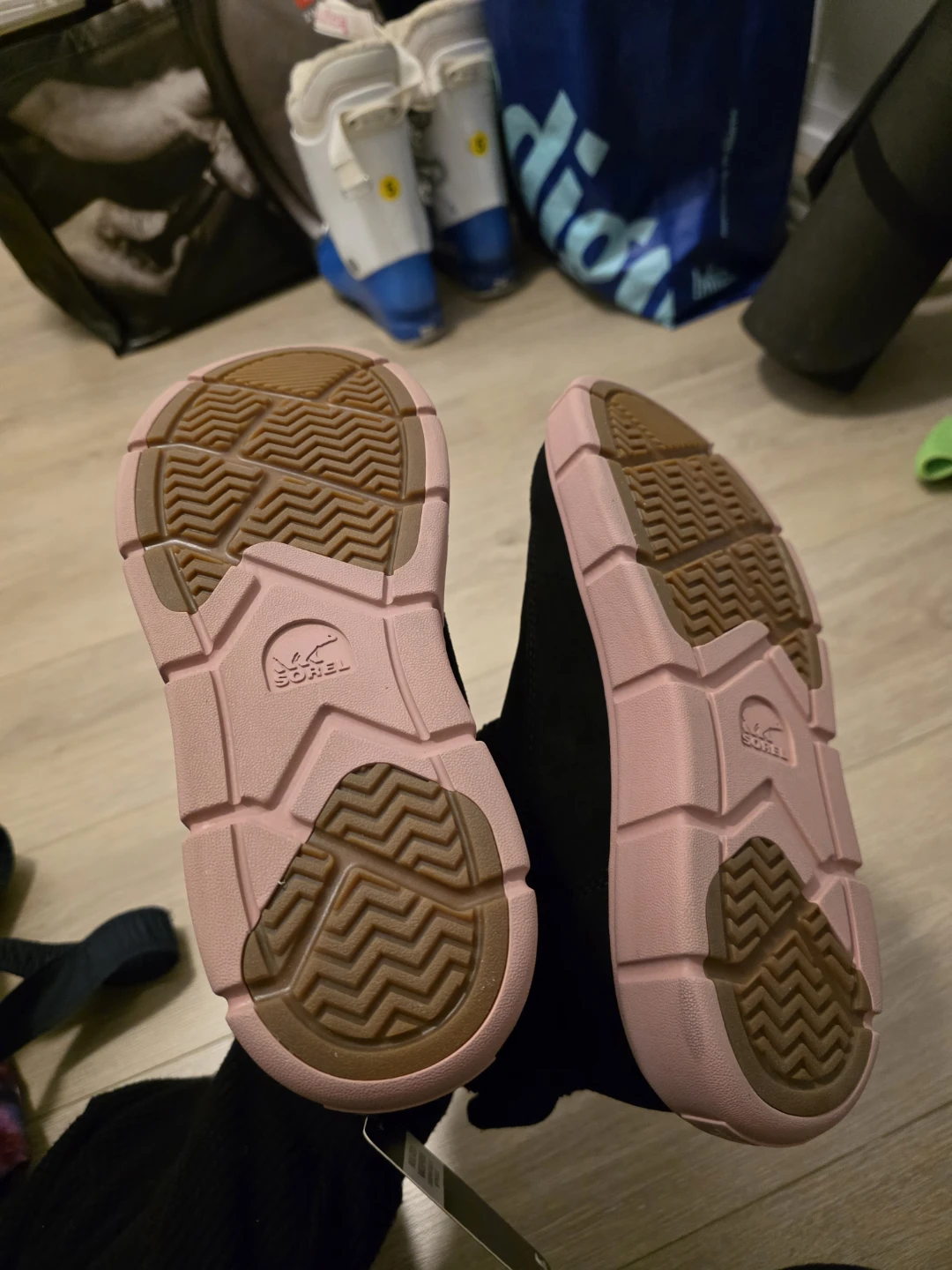 Sorel Black Suede Pink Sole Winter Boots - photo 3