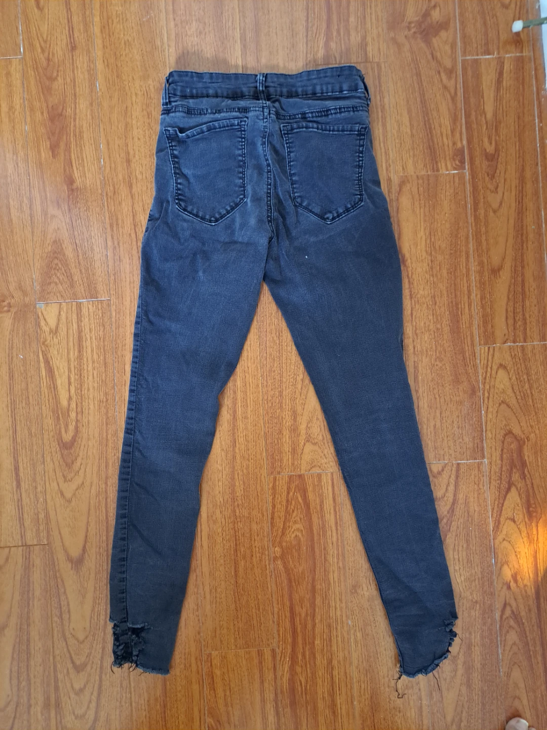 🩵Distressed Black High Rise Skinny Jeans🩵 - photo 2