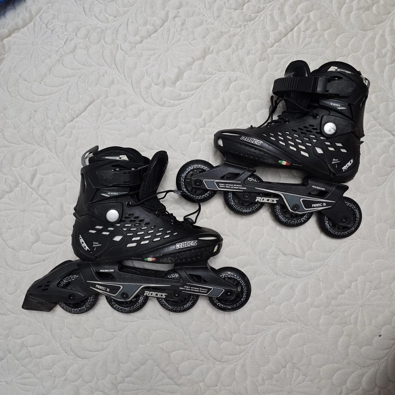 Roces Inline Skates - Size 7W/6M + Full Protection Gear Set