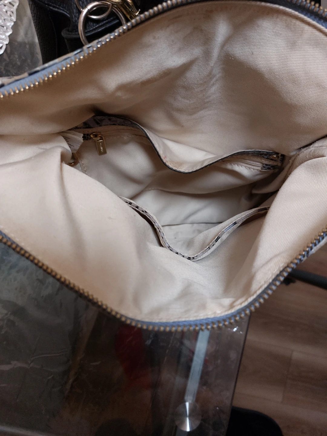 Danier,leather snake print pusse - photo 2