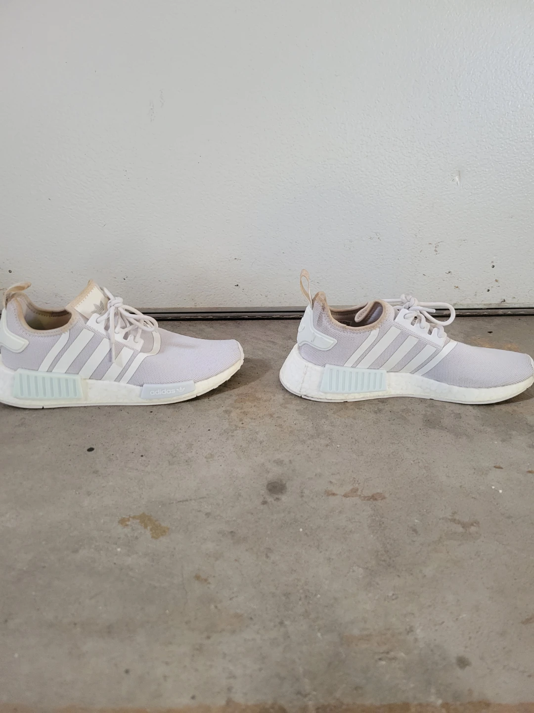 Adidas NMD R1 All White - US 9 - photo 3