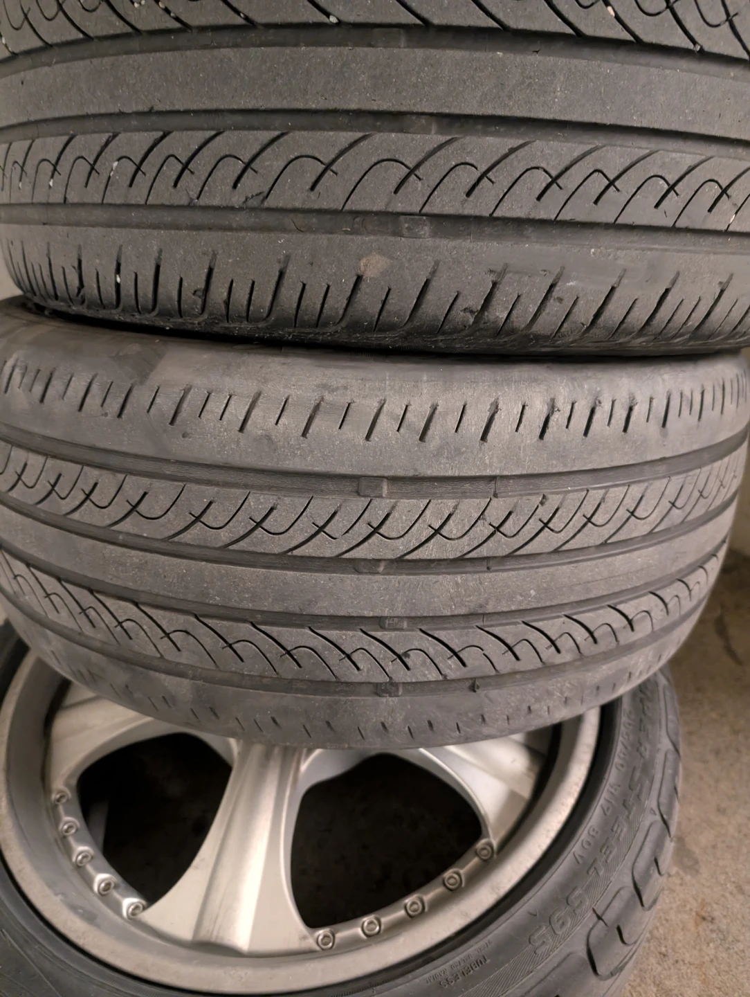 Super Steel 205/40 ZR17 80W Tire