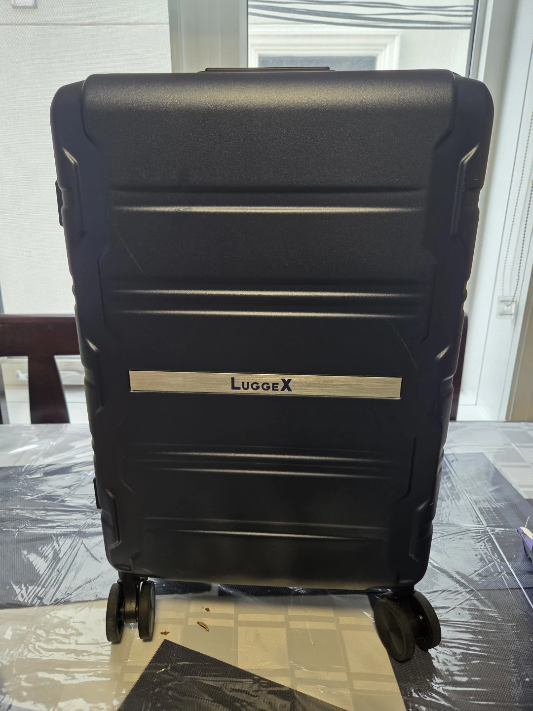 LuggeX Black Carry-On Suitcase - photo 3