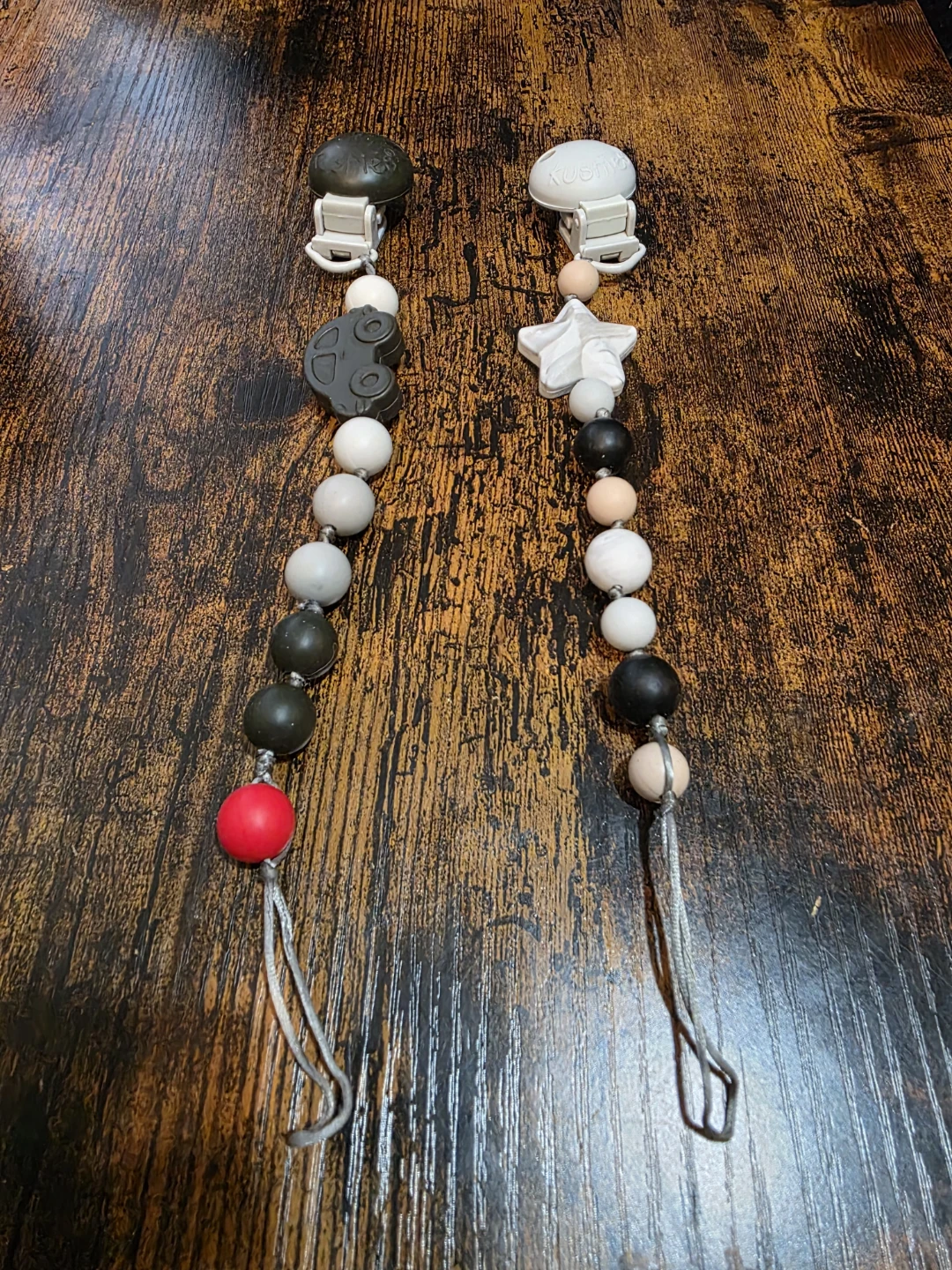 Baby Pacifier Clips - Car & Star 🥕