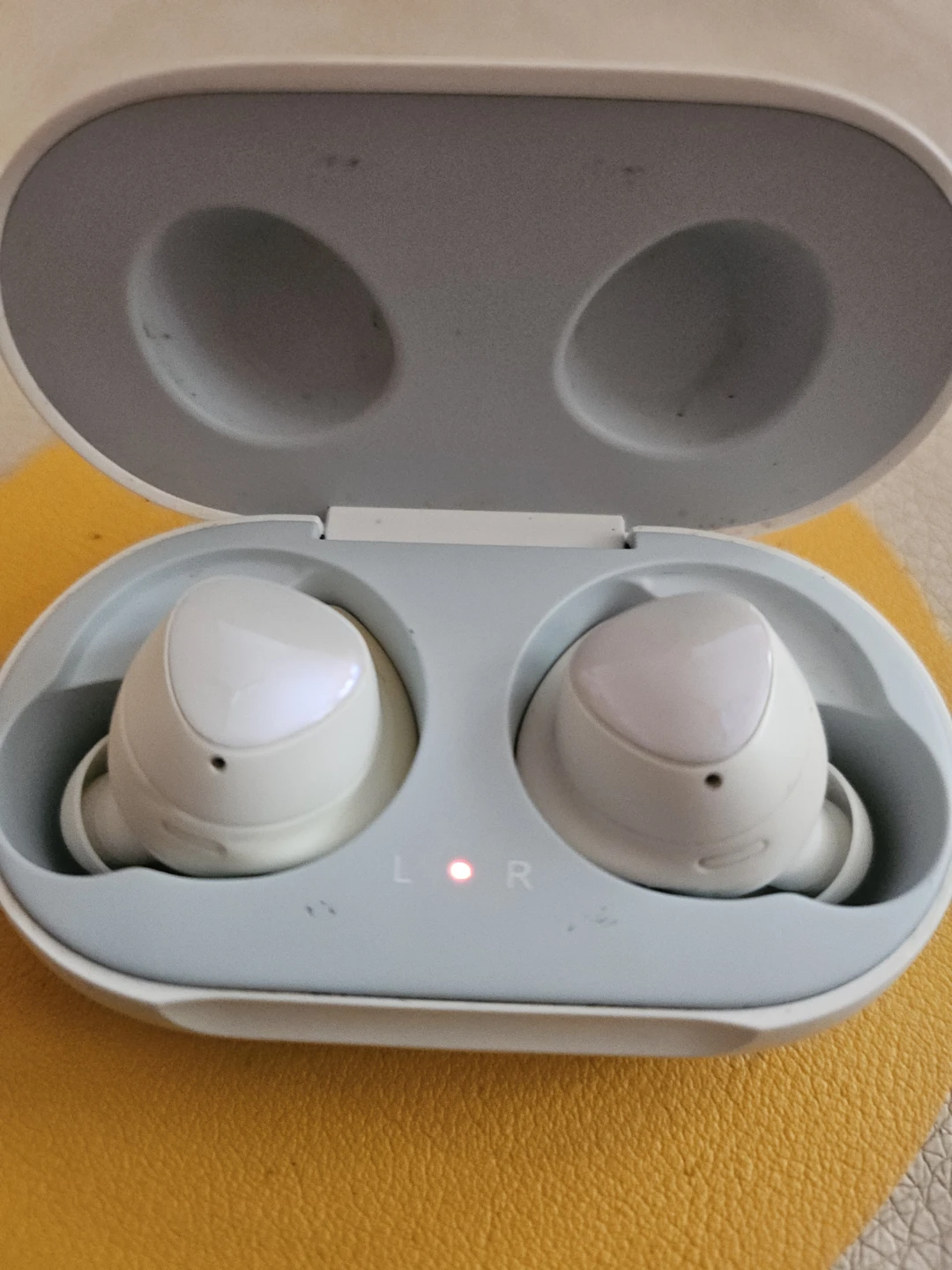 Samsung Galaxy Buds+ White - photo 2