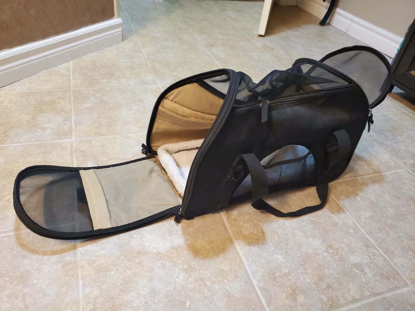 Black Cat Carrier: Soft sided secure zippers