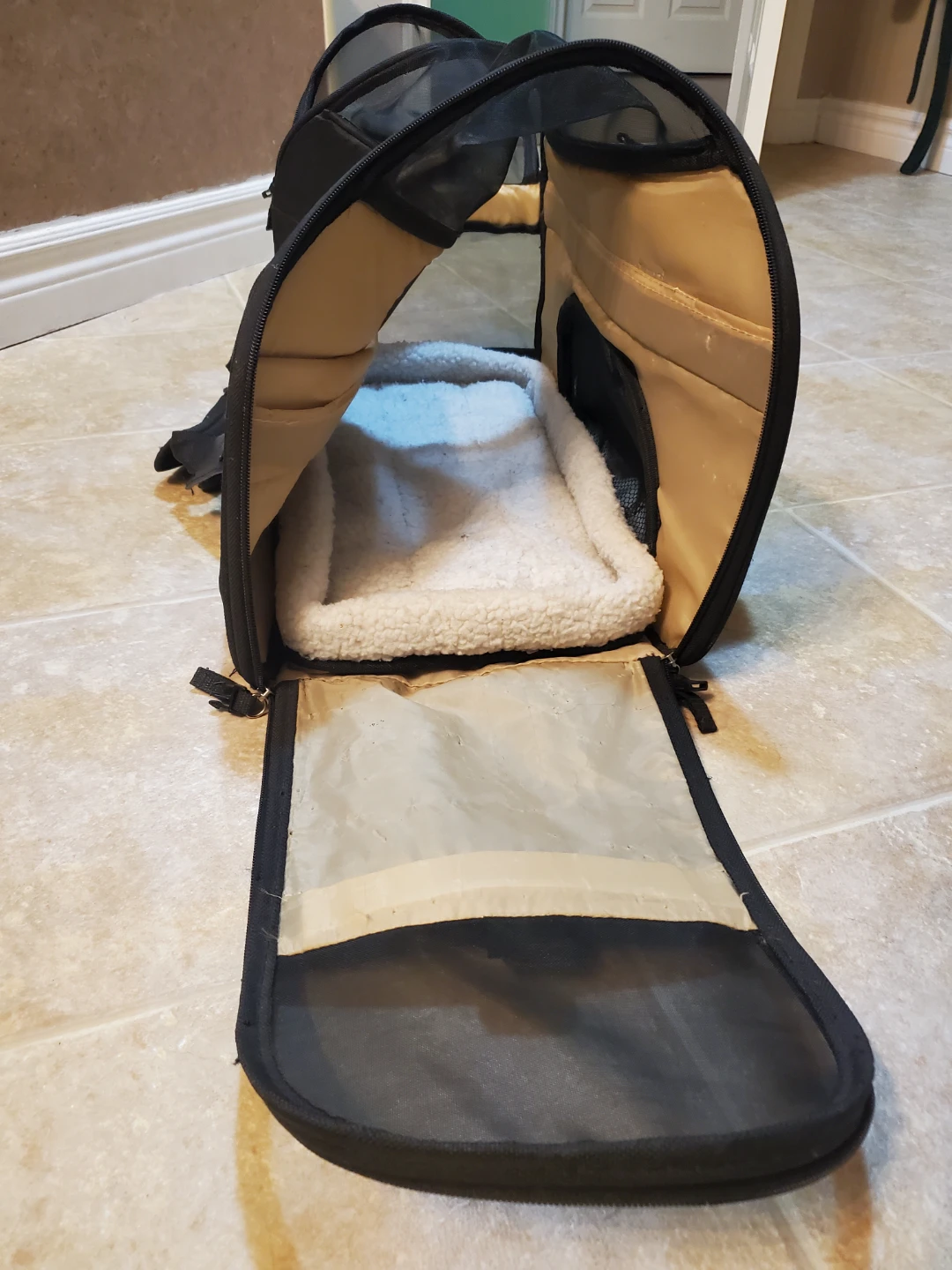 Black Cat Carrier: Soft sided secure zippers - photo 2