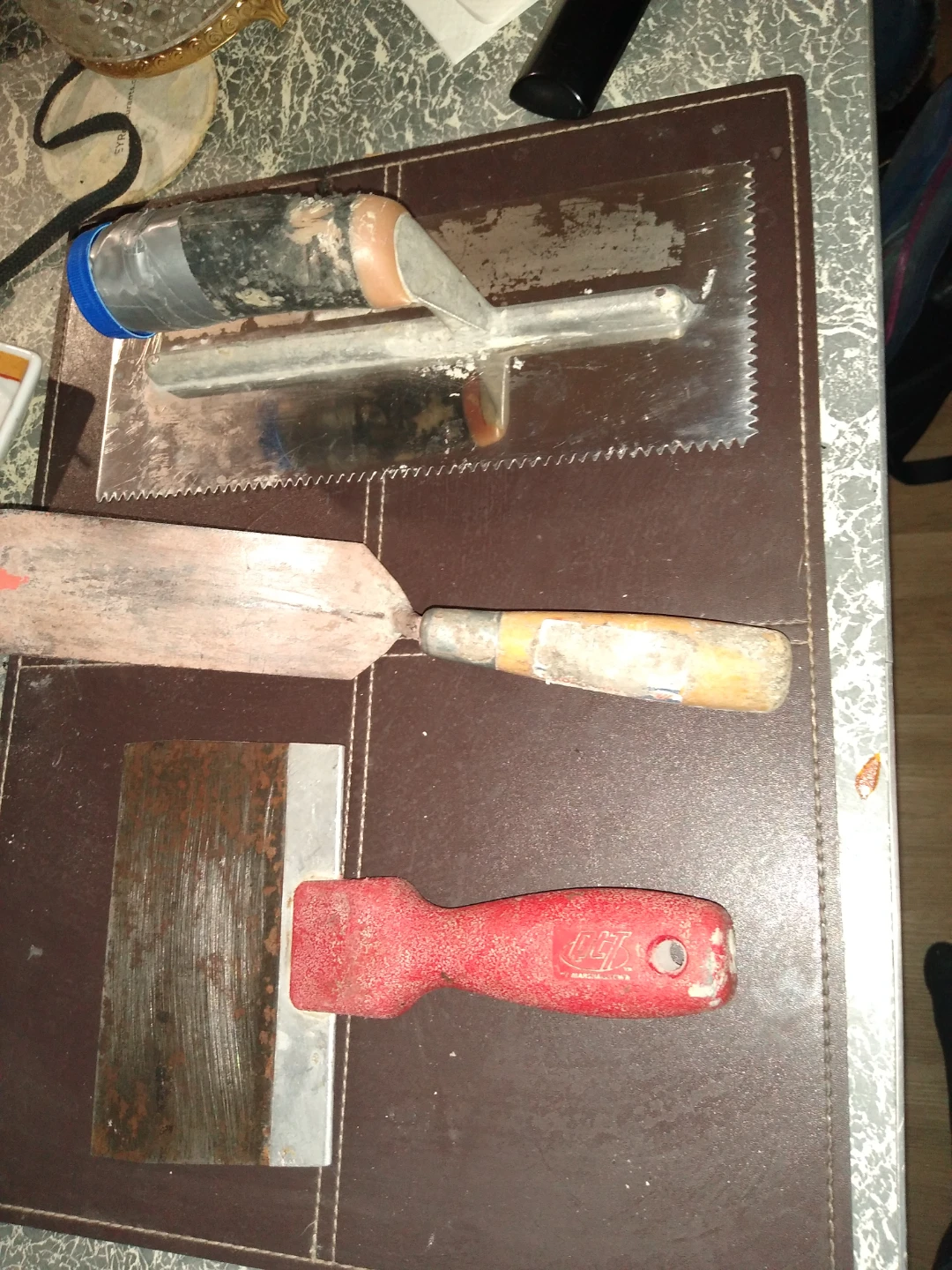 Three gently used plastering tools - photo 2