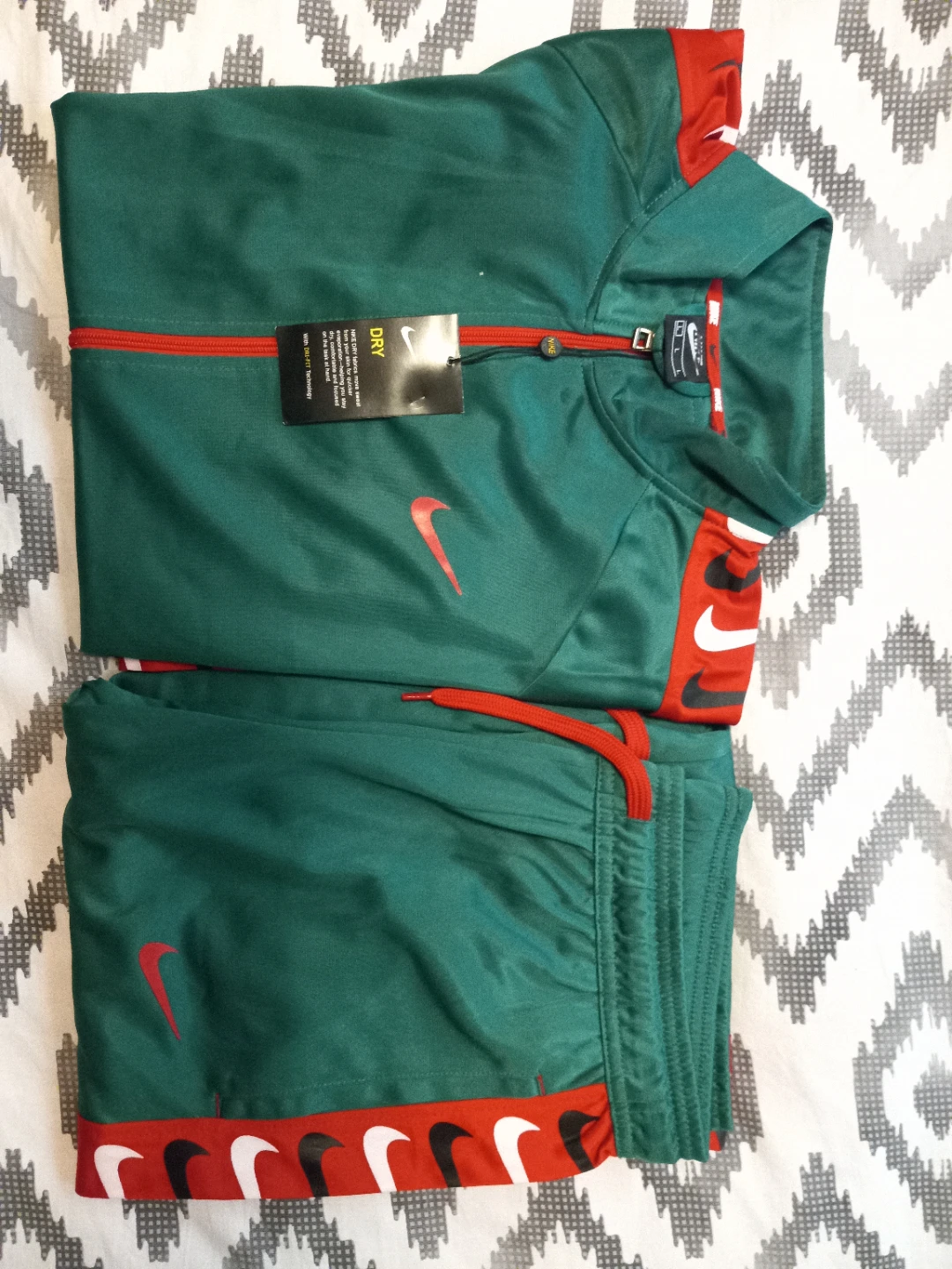 Nike Dri-FIT Tracksuit - Green & Red