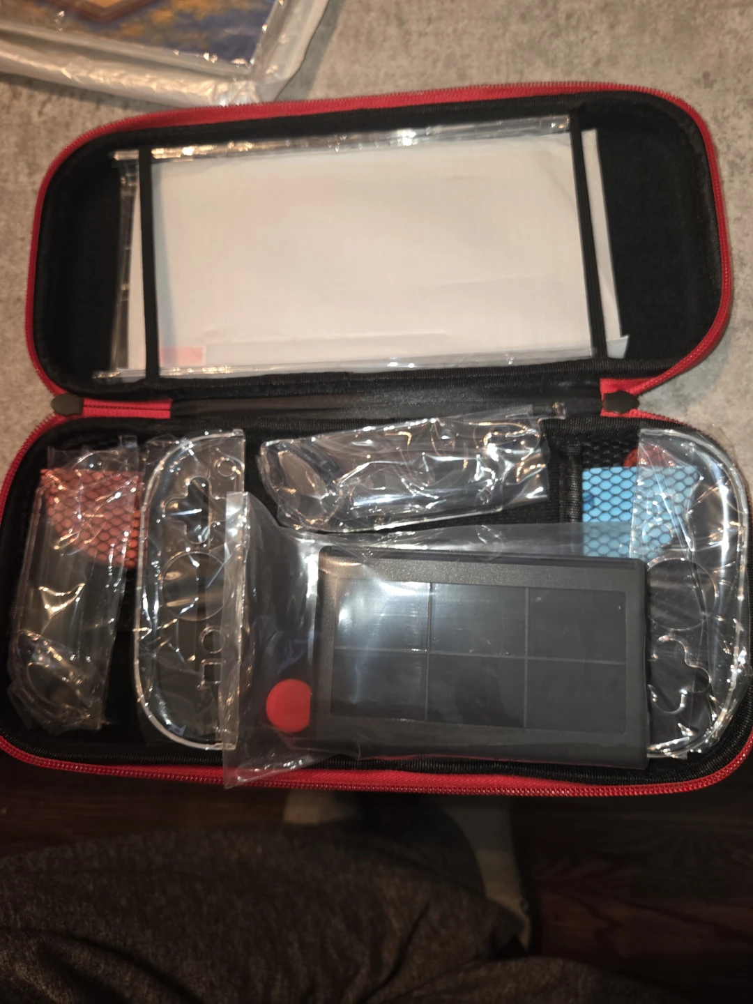 Nintendo Switch Carrying Case - Black & Red - photo 2