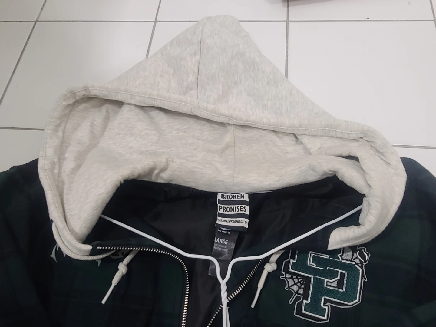 Zip up Hoodie - Large - photo 5
