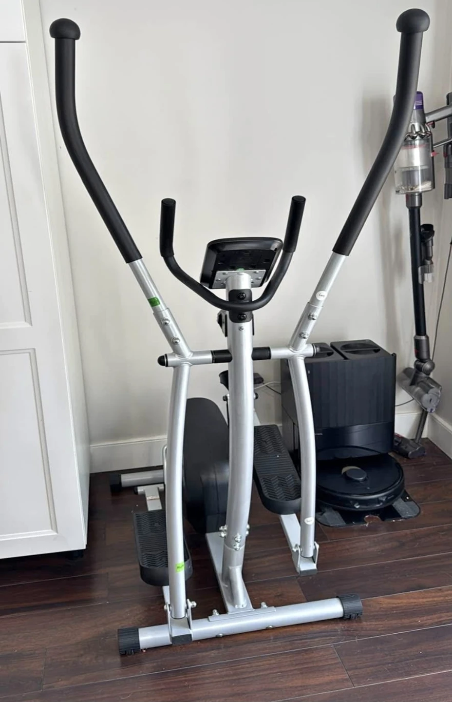 Weslo Momentum 541 Elliptical Trainer