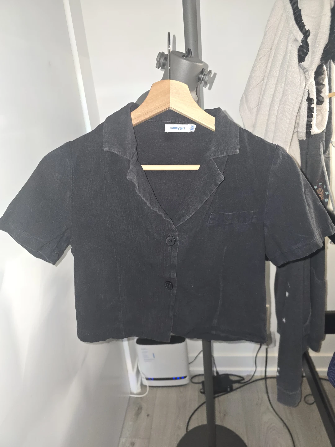 Valleygirl Black Button-Up Crop Shirt - photo 2