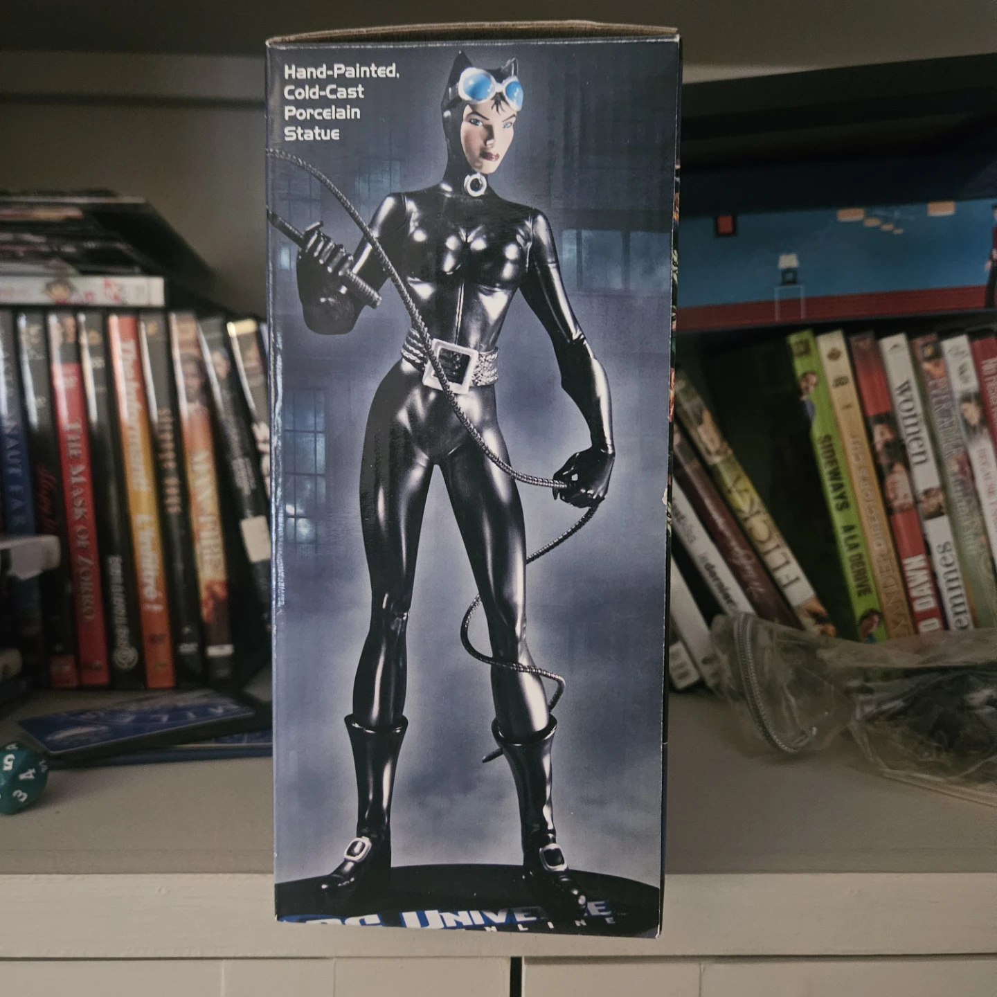 DC Universe Online Catwoman Statue - Limited Edition - photo 3