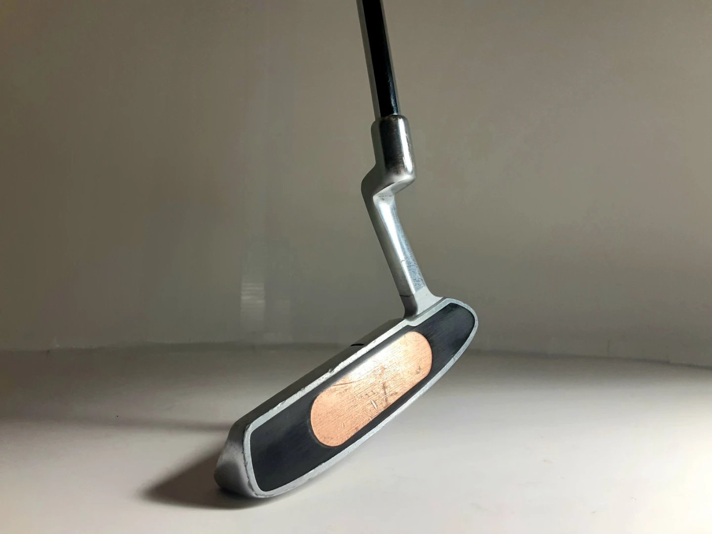 (-) Tri-Touch Copper Balata Titanium Right-Handed Putter (-)