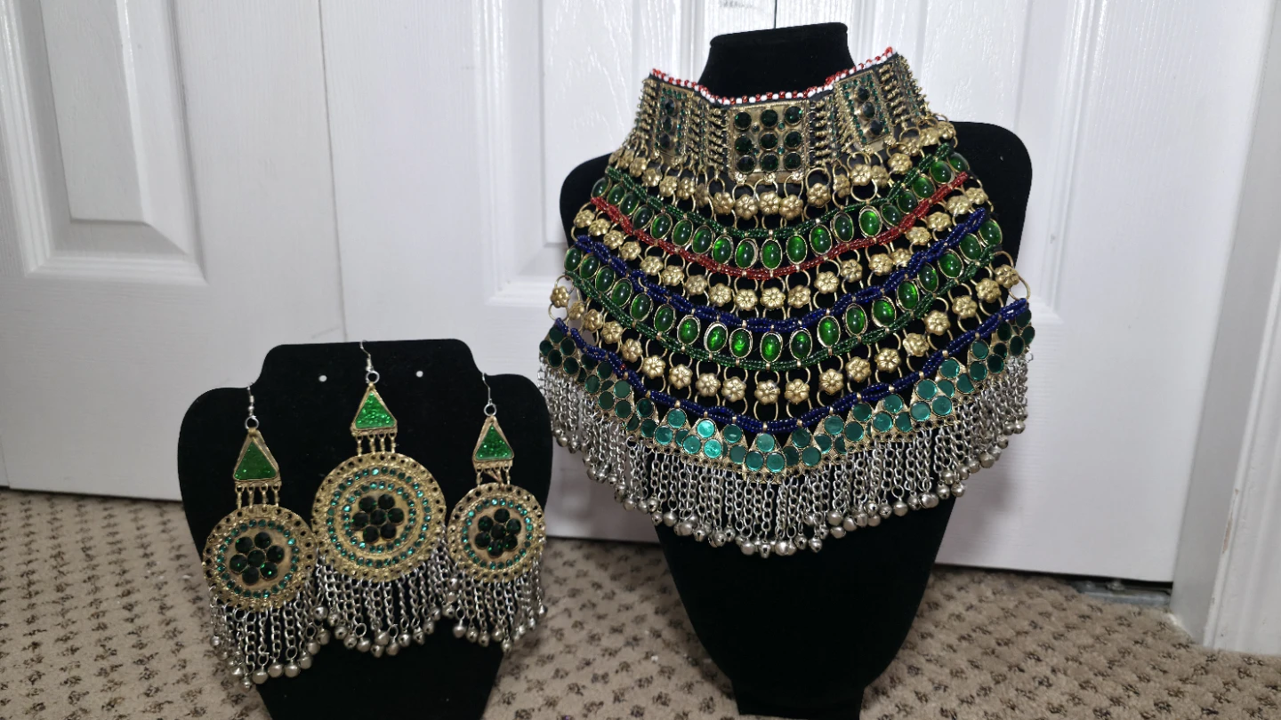 Statement Necklace & Earrings Set - photo 2