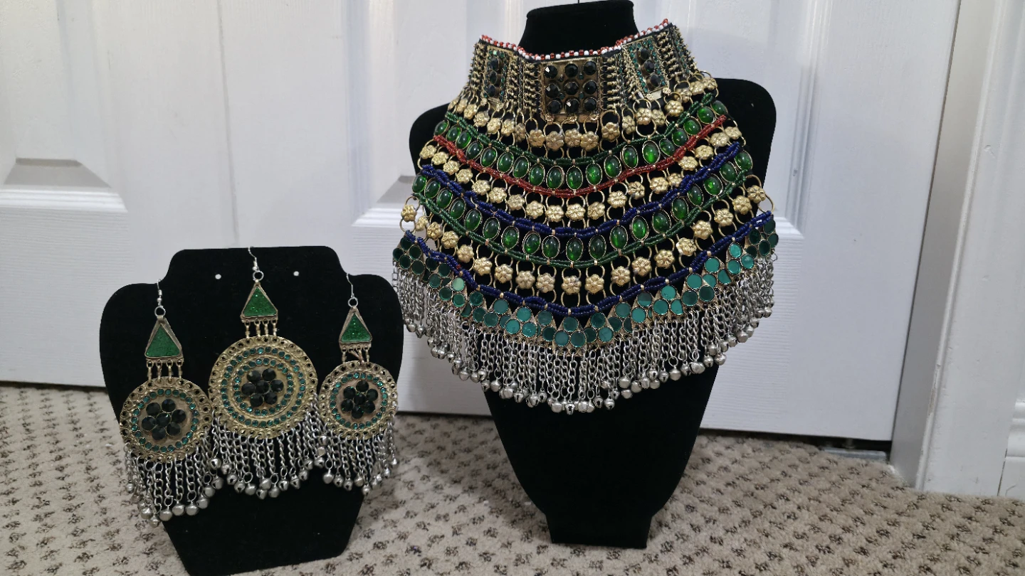 Statement Necklace & Earrings Set - photo 3