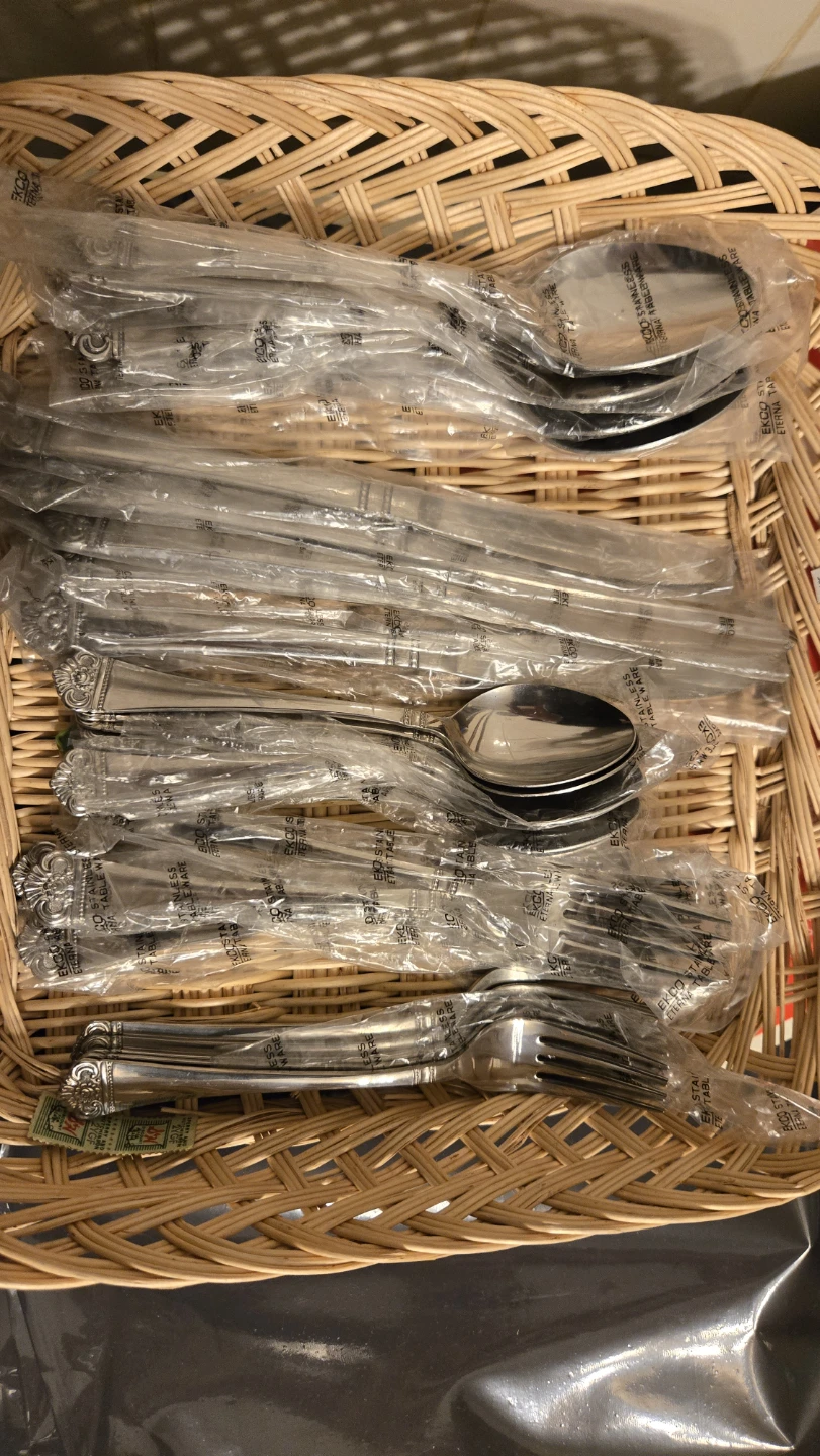 Silverware set of 5 new