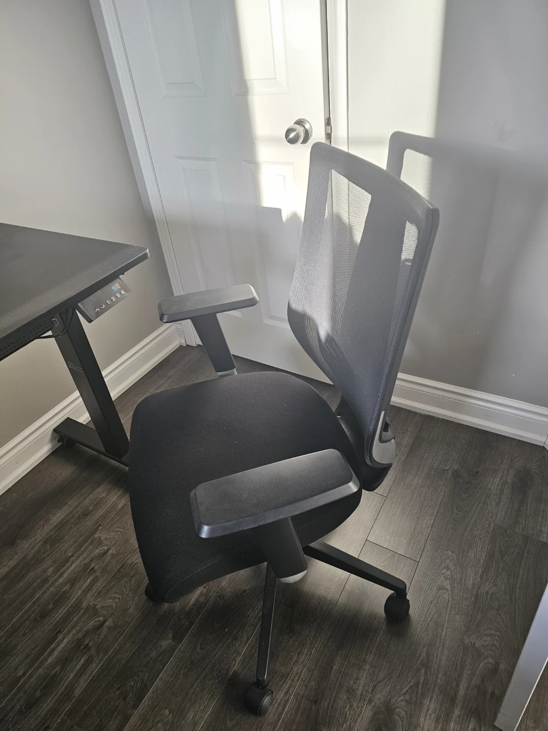 Adjustable Standing Desk with Mesh Office Chair - photo 4