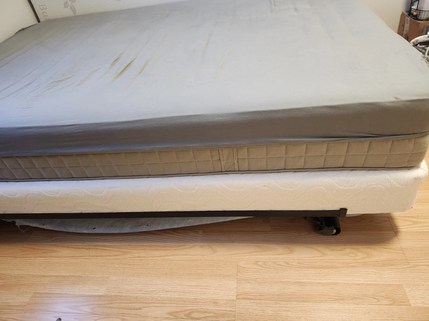 Double bed including box string and comfy mattress - photo 4