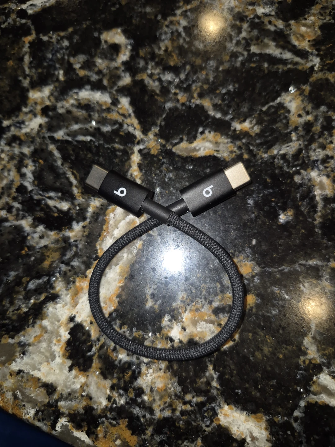 Beats USB-C to USB-C Short Cable - New - photo 2