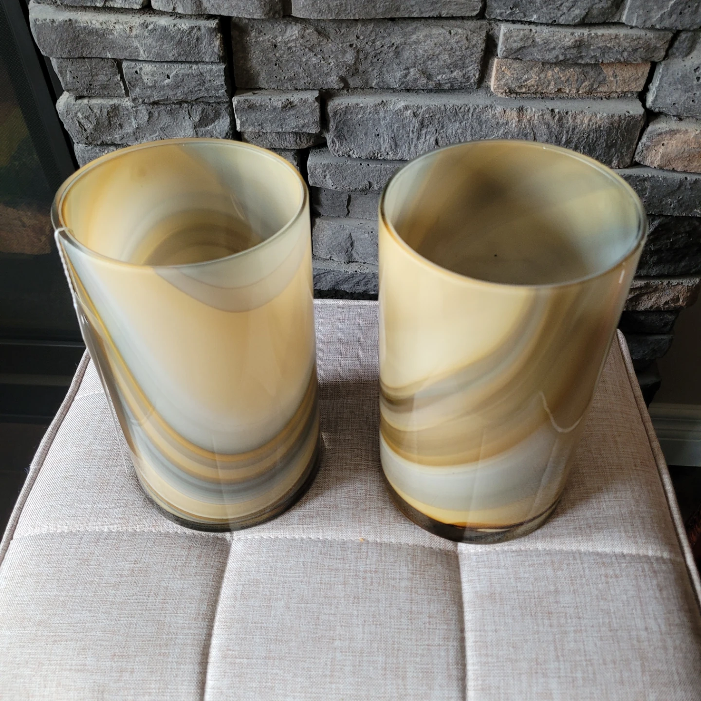 BRAND NEW Sofa Land Amber & Smoke Vase Set - photo 2