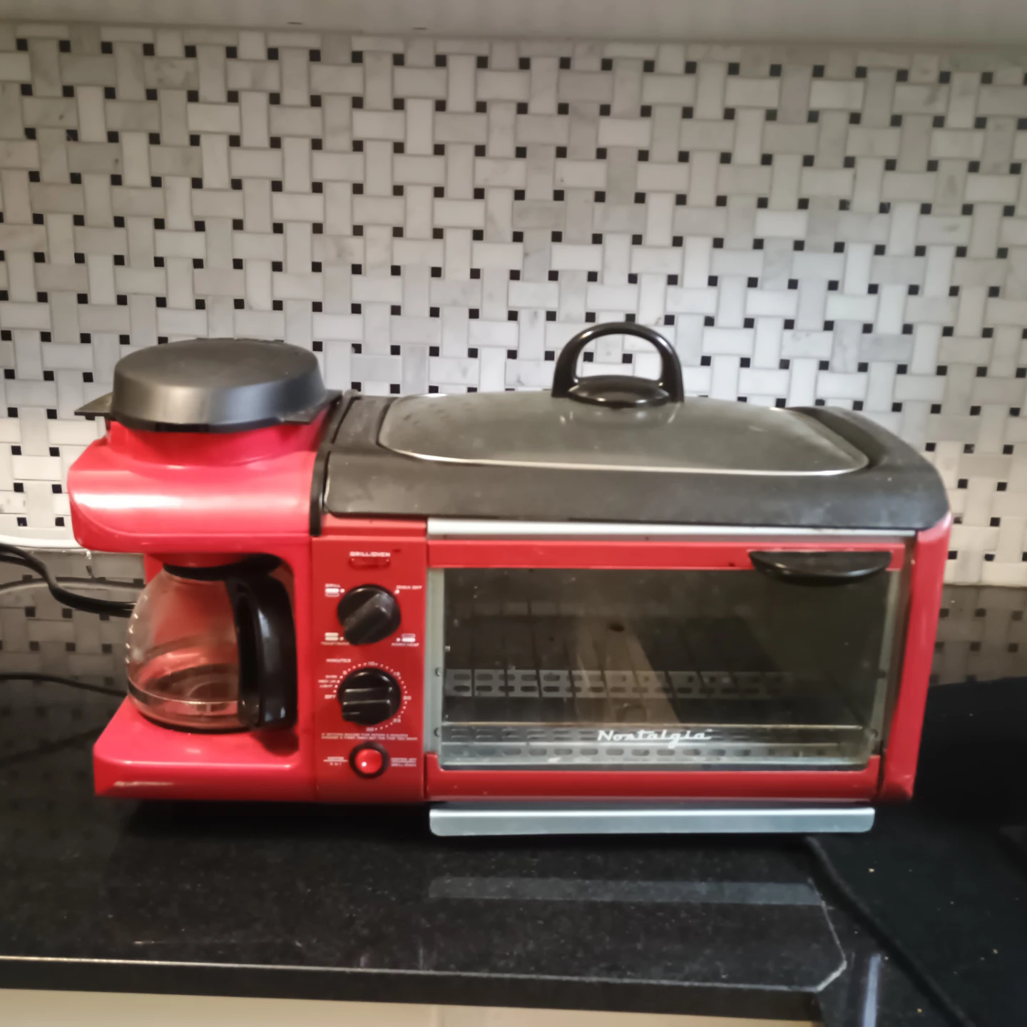 Toaster oven. Nostalgia 3-in-1 Breakfast Station - Red - photo 3