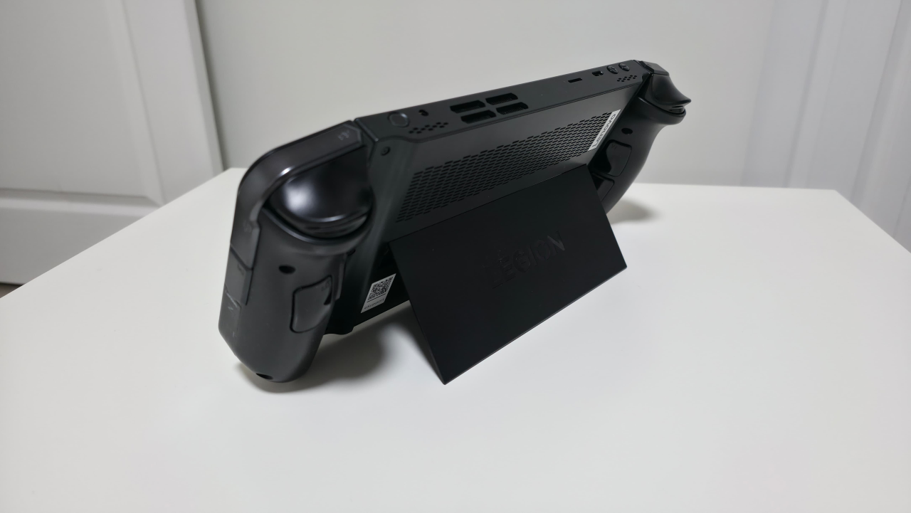 Lenovo Legion Go Handheld Gaming Console 8.8" - photo 2