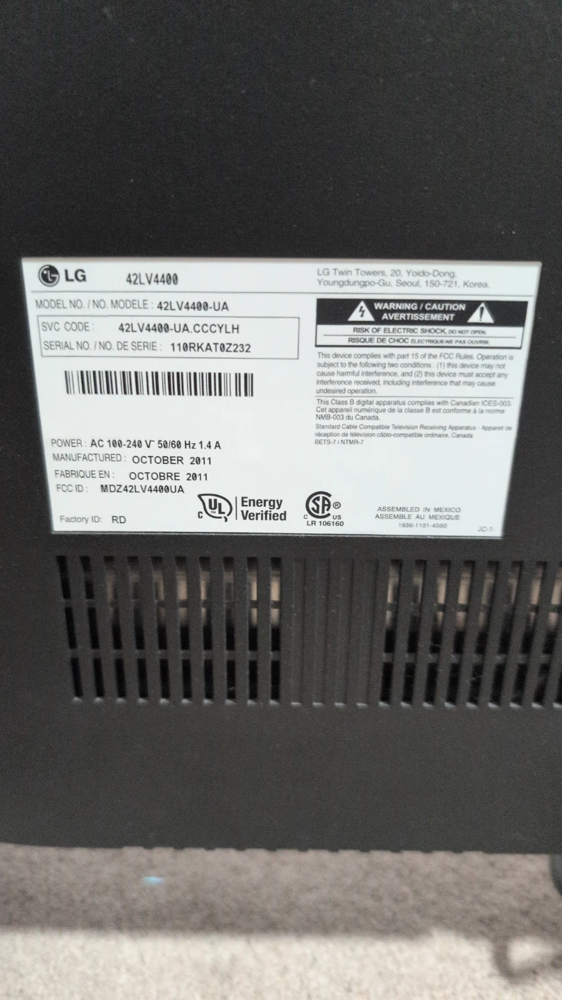 LG 42LV4400 42 inch TV - photo 2