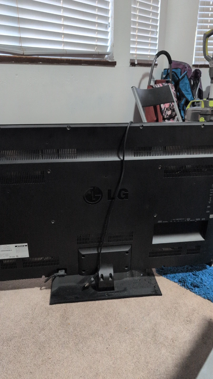 LG 42LV4400 42 inch TV - photo 3