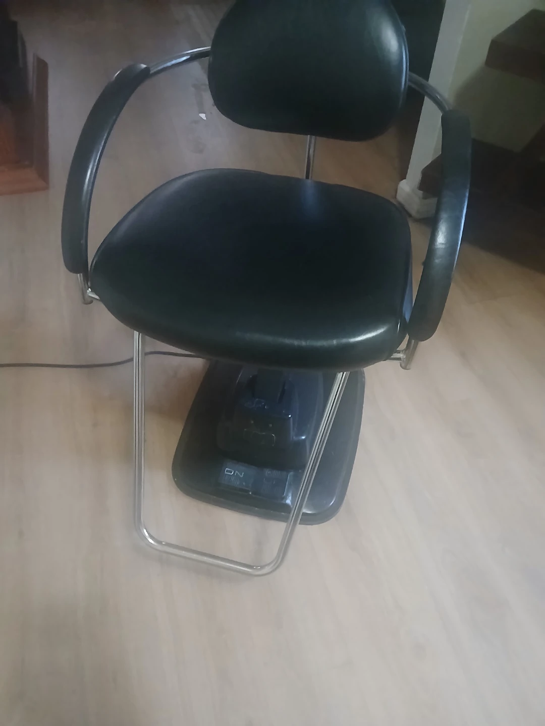 Salon/Barber Chair - Black - photo 2