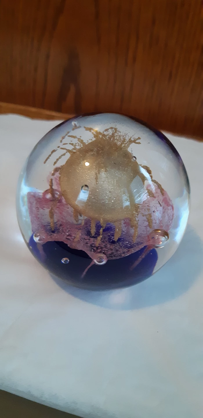 5 Gorgeous Glass Paperweights - photo 4