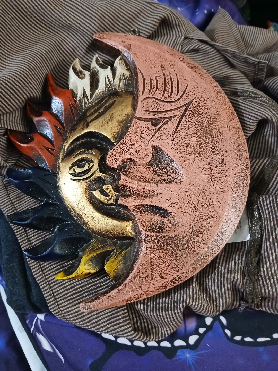 Vintage Sun & Moon Wall Decor its the covers color