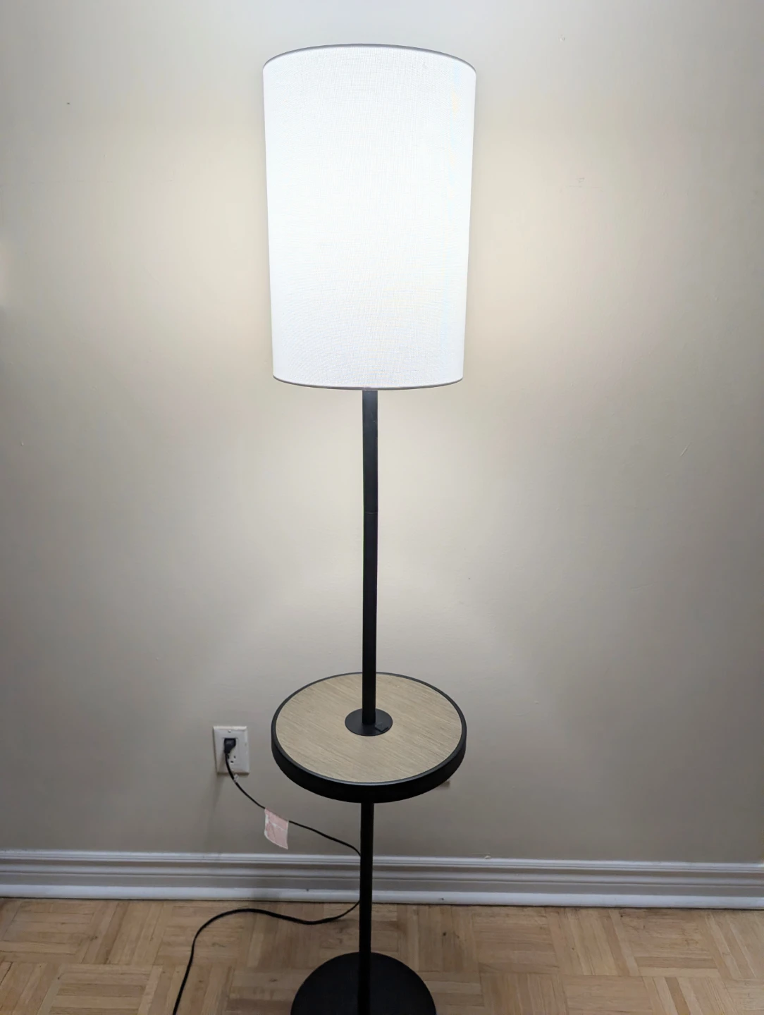 Floor Lamp with Charger
